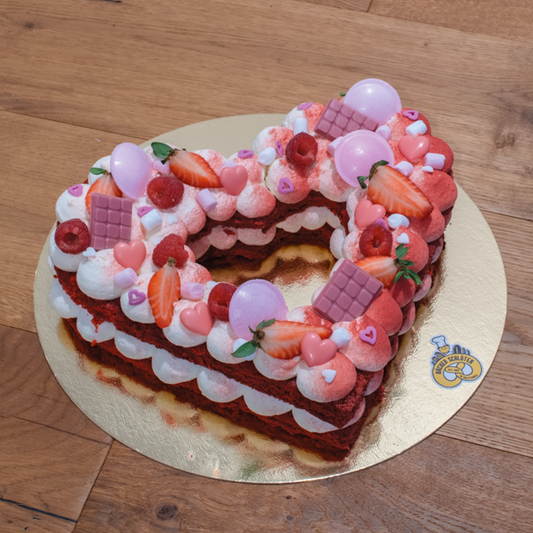 herzförmige Torte mit Dekoration